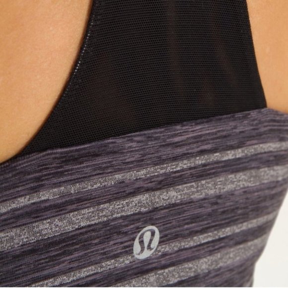 Lululemon Scoop  Neck Tank Top Size 6 US Black Stripes Galore Built-in Shelf Bra - Picture 7 of 8